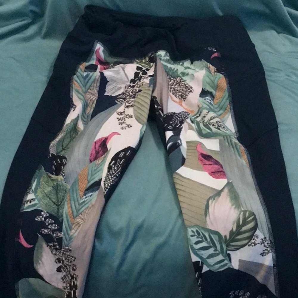 Athleta brand women’s tights size large